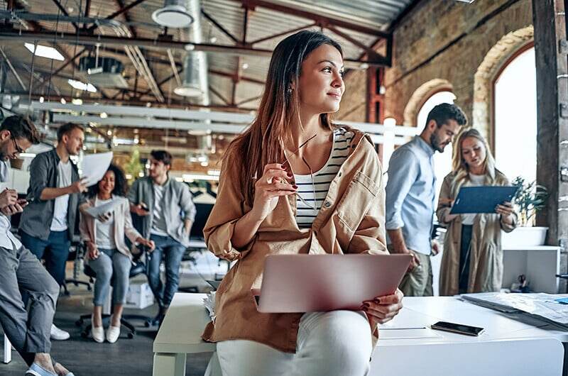 young-female-professional-in-creative-office (2)